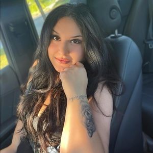 Meet your poshmark friend :)